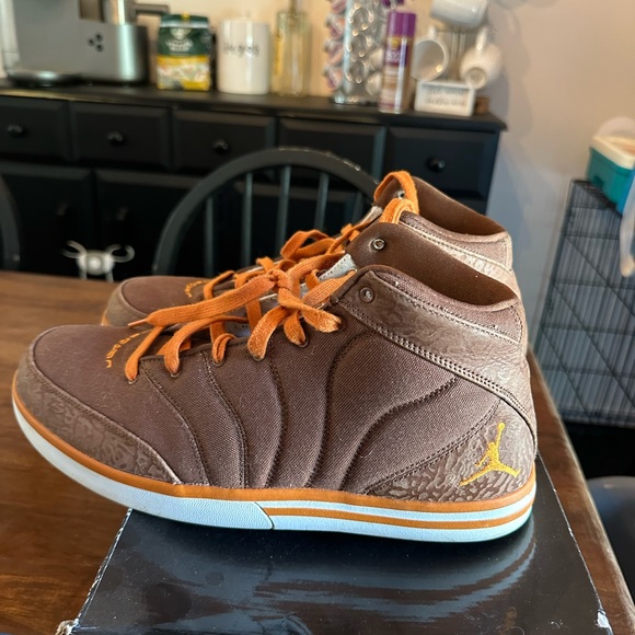 Jordan Men's Sneakers in Brown and Orange - Picture 5 of 9